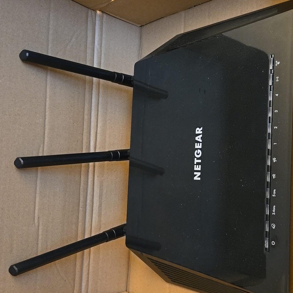 NETGEAR AC1750 Smart WiFi Router - Picture 4 of 14